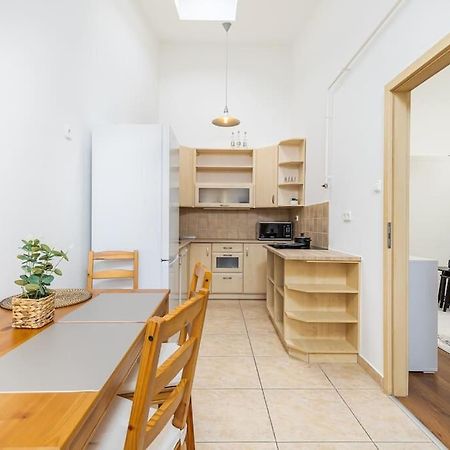 Venus Apartments - Opera II บูดาเปสต์ ภายนอก รูปภาพ