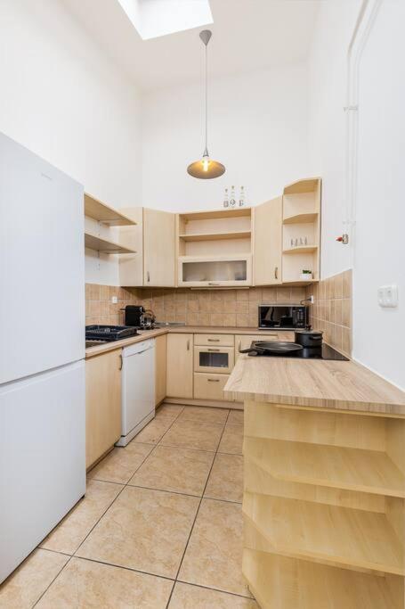 Venus Apartments - Opera II บูดาเปสต์ ภายนอก รูปภาพ